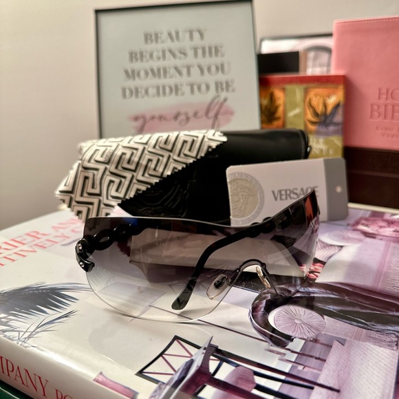 Vintage Versace Sunglasses with Medusa Head Logo and Swarovski Crystals - Picture 7 of 11